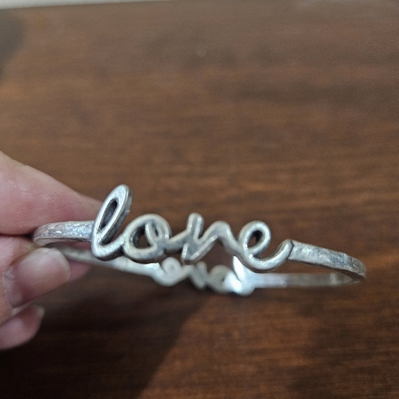 9" Faith/Love Antiqued Silver bangles - Picture 4 of 5